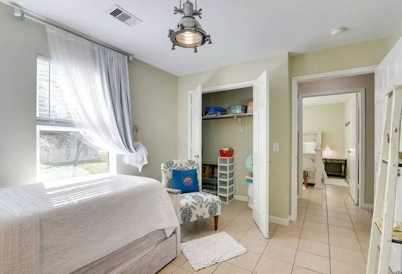 Galloping Seahorse Seabrook Home ~ 4 Mi To Nasa!