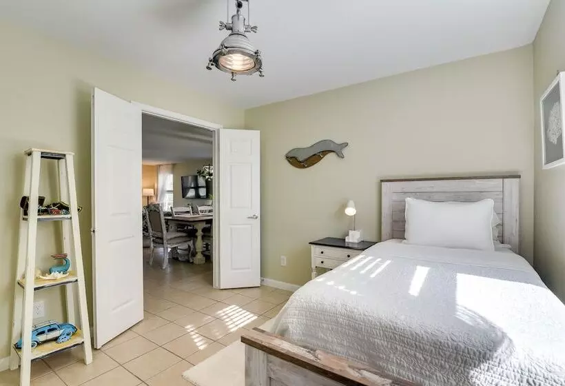 Galloping Seahorse Seabrook Home ~ 4 Mi To Nasa!