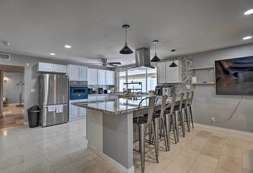 Home W/ Private Pool Near Las Vegas Strip!