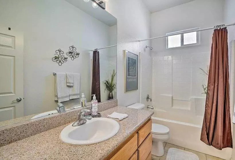 2 Mi To Coachella: Indio Home W/ Fire Pit!