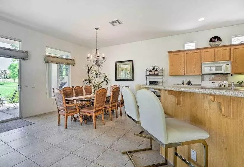 2 Mi To Coachella: Indio Home W/ Fire Pit!