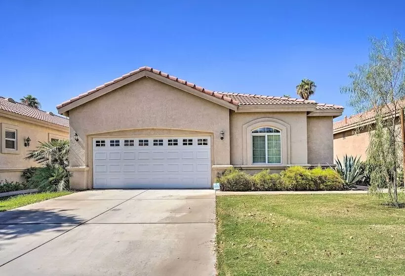 2 Mi To Coachella: Indio Home W/ Fire Pit!