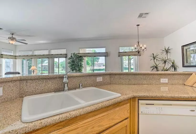 2 Mi To Coachella: Indio Home W/ Fire Pit!