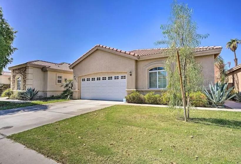 2 Mi To Coachella: Indio Home W/ Fire Pit!