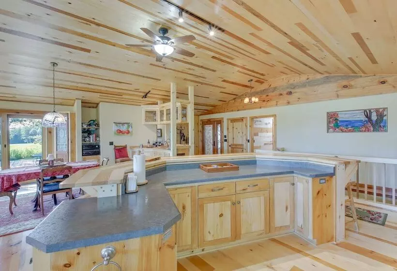 Idyllic Sturgeon Bay Cabin W/ Fire Pit + View