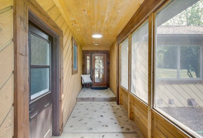 Idyllic Sturgeon Bay Cabin W/ Fire Pit + View