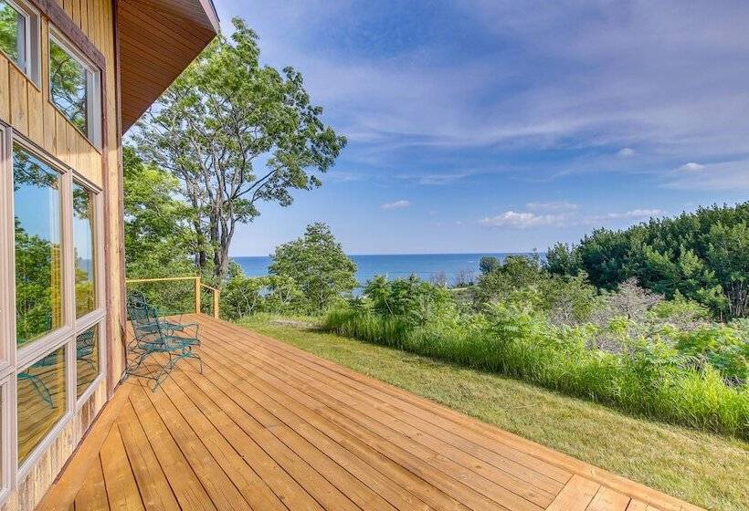 Idyllic Sturgeon Bay Cabin W/ Fire Pit + View