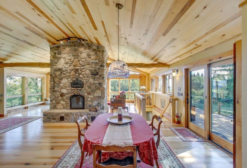 Idyllic Sturgeon Bay Cabin W/ Fire Pit + View