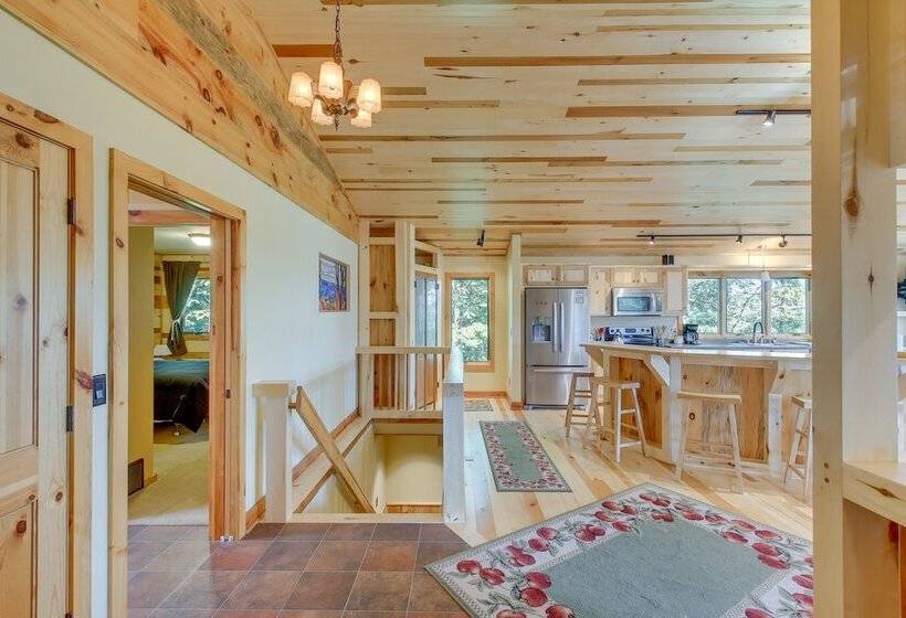 Idyllic Sturgeon Bay Cabin W/ Fire Pit + View