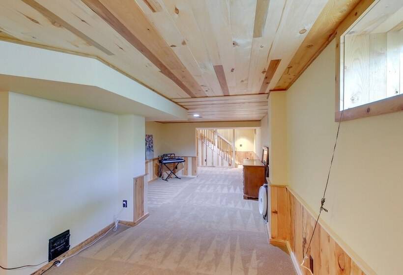 Idyllic Sturgeon Bay Cabin W/ Fire Pit + View