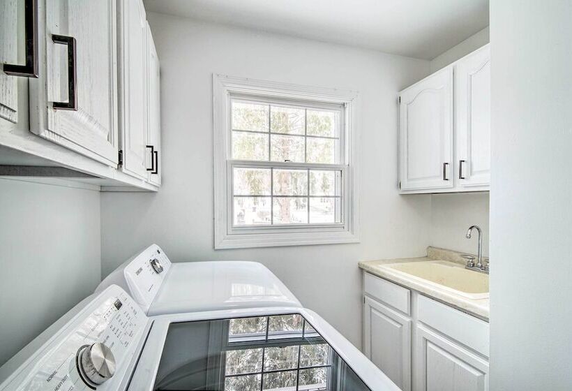 Lake Geneva Home With Grill < 2 Miles To Beach!