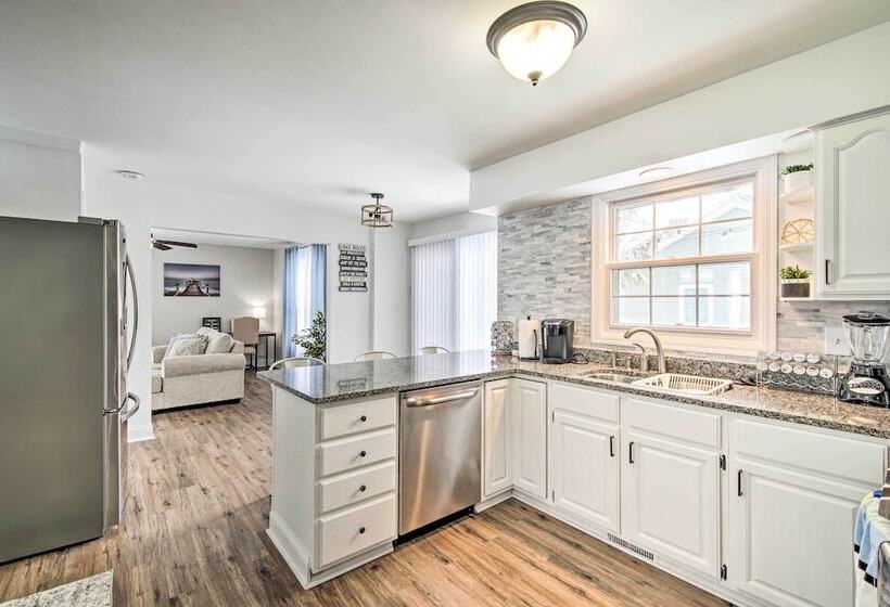 Lake Geneva Home With Grill < 2 Miles To Beach!