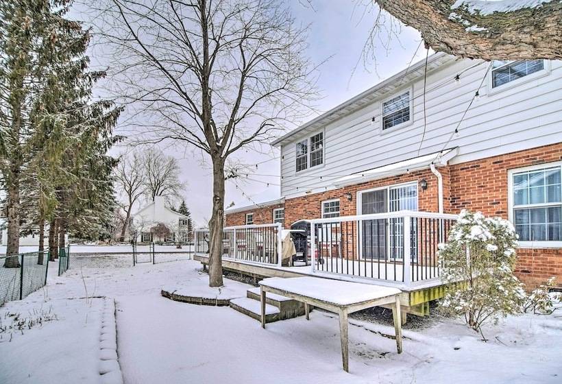 Lake Geneva Home With Grill < 2 Miles To Beach!