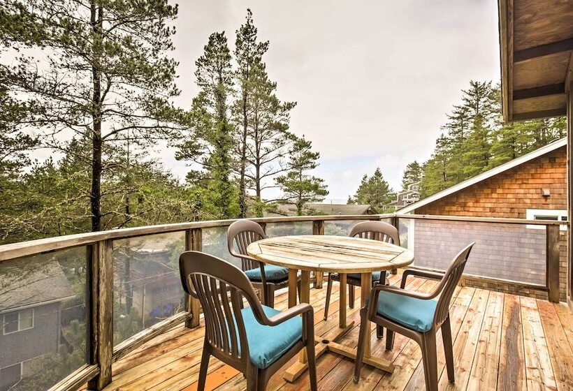 Large Manzanita House W/ 3 Balconies & Ocean Views