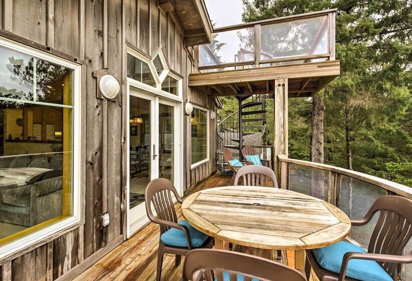 Large Manzanita House W/ 3 Balconies & Ocean Views