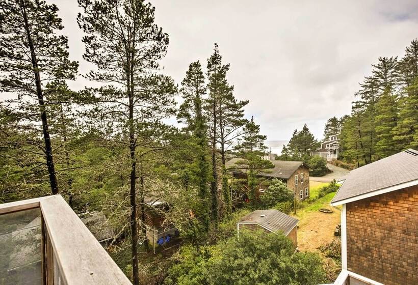 Large Manzanita House W/ 3 Balconies & Ocean Views