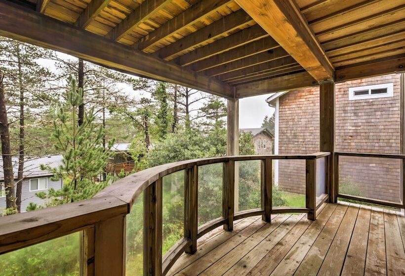 Large Manzanita House W/ 3 Balconies & Ocean Views