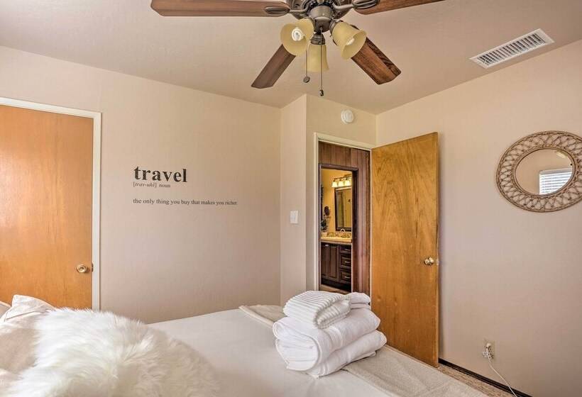 Lovely Oakhurst Cabin W/ Deck & Mtn Views!