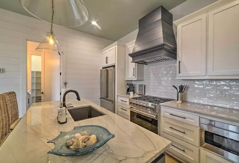 Luxe Beachfront Windmark Cottage W/ Deck!