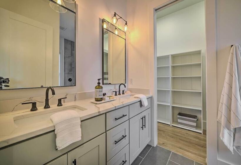 Luxe Beachfront Windmark Cottage W/ Deck!