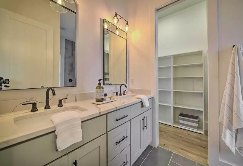 Luxe Beachfront Windmark Cottage W/ Deck!