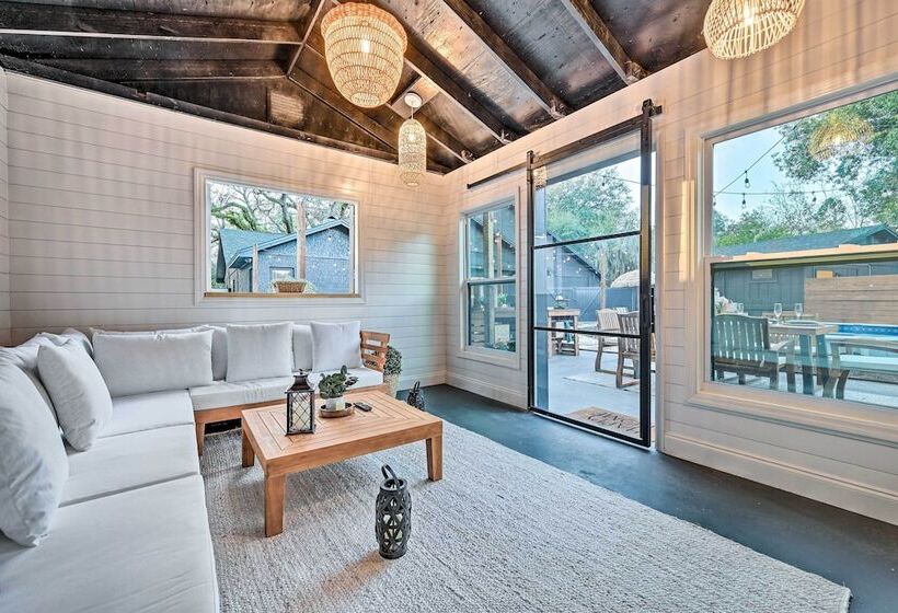 Luxe Brandon Oasis W/ Private Pool & Hot Tub!