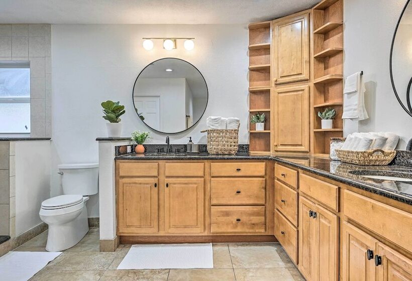 Luxe Brandon Oasis W/ Private Pool & Hot Tub!