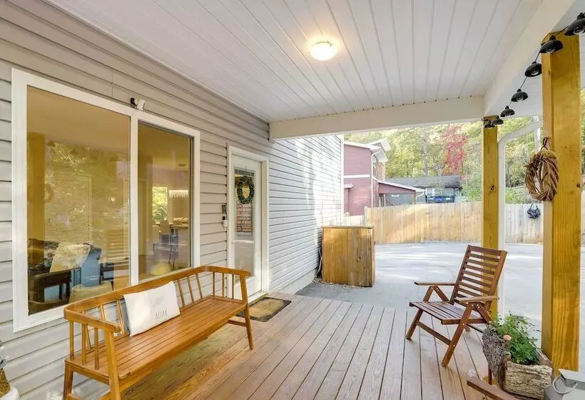 Luxe Mountain Home Near Ridgecrest & Asheville!