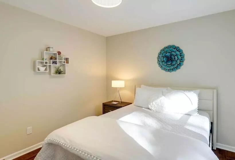 Luxe Mountain Home Near Ridgecrest & Asheville!