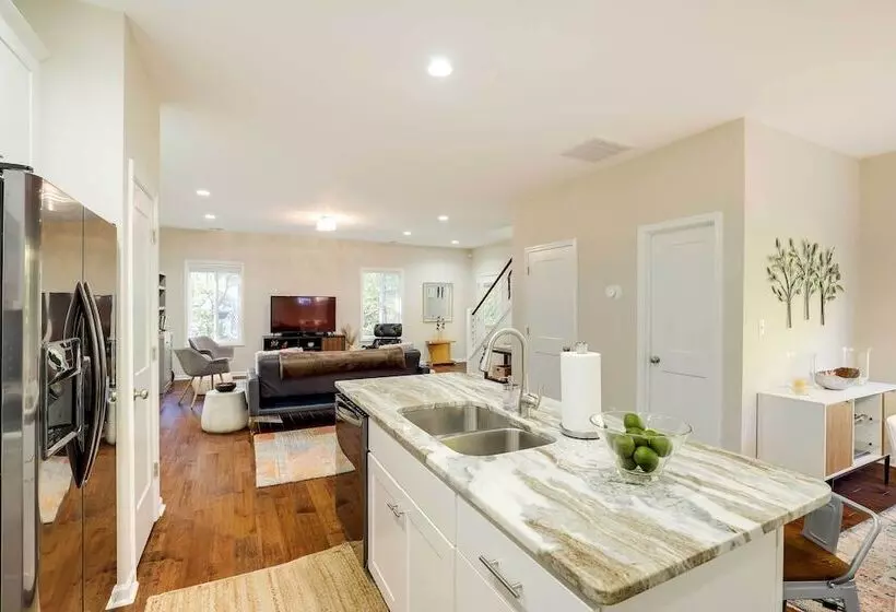 Luxe Mountain Home Near Ridgecrest & Asheville!