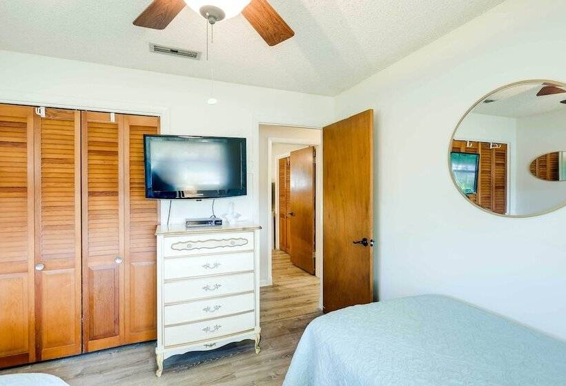 Merritt Island Home W/ Patio, 10 Mi To Cocoa Beach