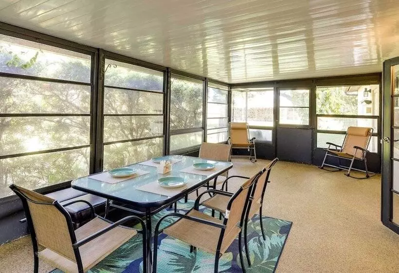 Merritt Island Home W/ Patio, 10 Mi To Cocoa Beach