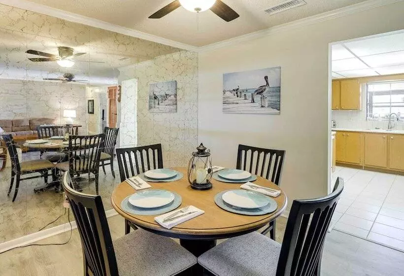 Merritt Island Home W/ Patio, 10 Mi To Cocoa Beach