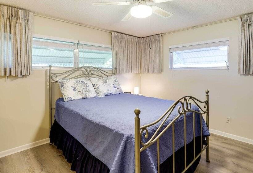 Merritt Island Home W/ Patio, 10 Mi To Cocoa Beach