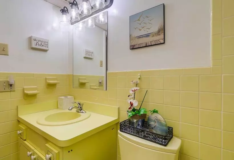 Merritt Island Home W/ Patio, 10 Mi To Cocoa Beach