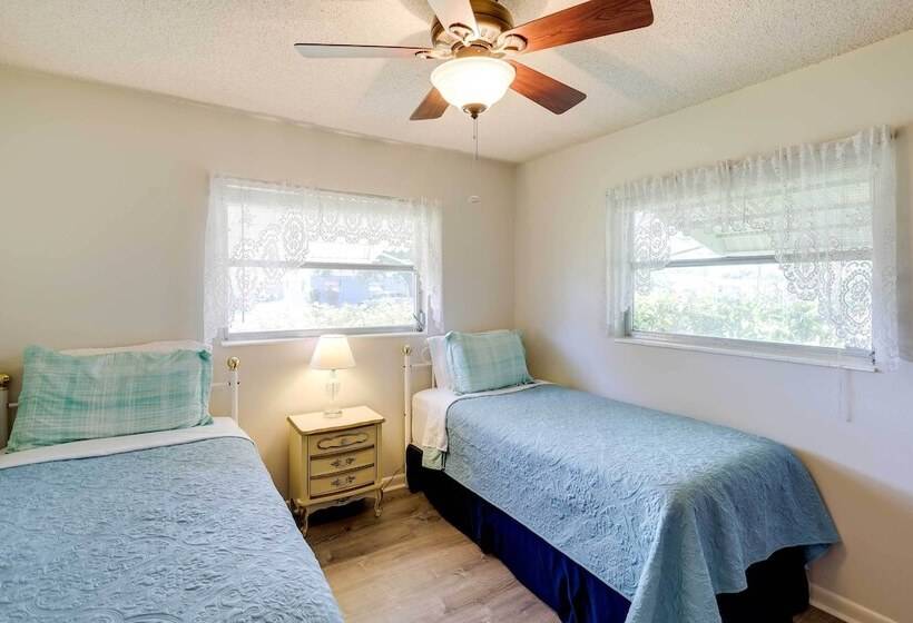 Merritt Island Home W/ Patio, 10 Mi To Cocoa Beach