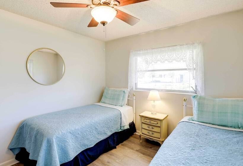 Merritt Island Home W/ Patio, 10 Mi To Cocoa Beach