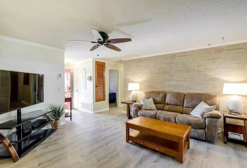 Merritt Island Home W/ Patio, 10 Mi To Cocoa Beach