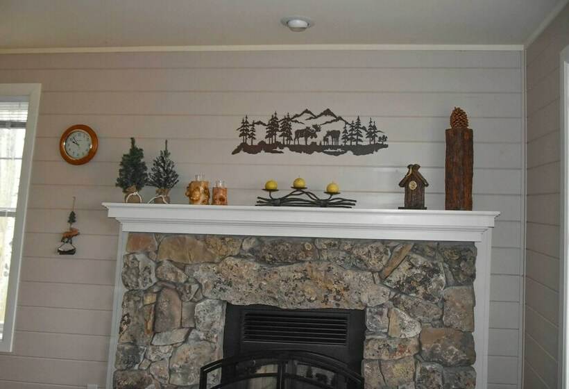 Moose Crossing Cabin On 2 Private Acres W/ Trails!