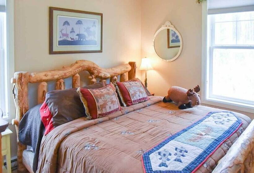 Moose Crossing Cabin On 2 Private Acres W/ Trails!