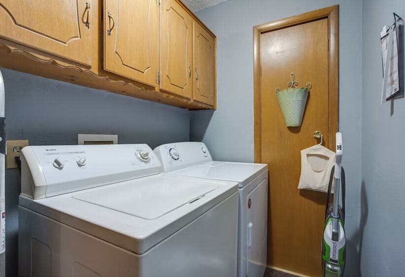 Norman Home W/ Yard, Walk To Park & Ou Campus!