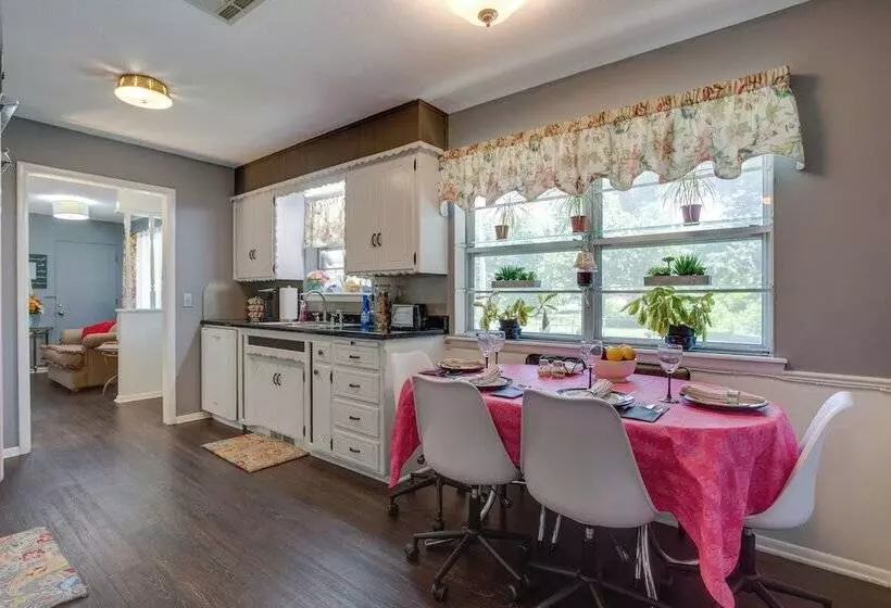 Norman Home W/ Yard, Walk To Park & Ou Campus!