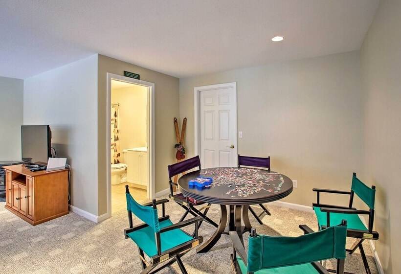 North Conway Retreat   1 Mi To Cranmore Mountain!