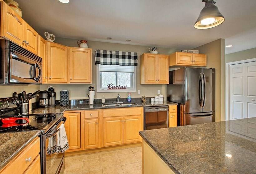 North Conway Retreat   1 Mi To Cranmore Mountain!