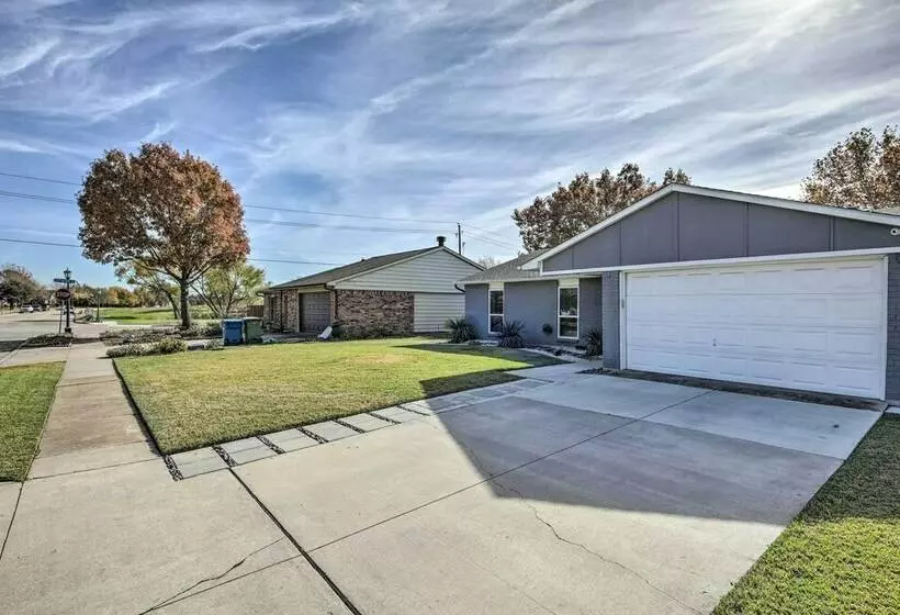 North Texas Home W/ Yard Near Frisco Star!