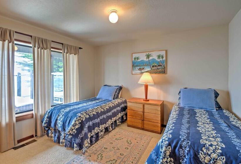 Oceanfront Irish Beach Home: Private Beach Access!