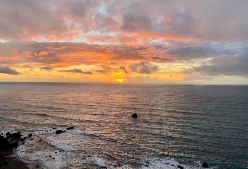 Oceanfront Irish Beach Home: Private Beach Access!