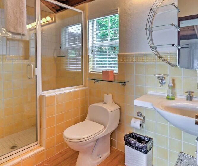 Oceanfront Irish Beach Home: Private Beach Access!