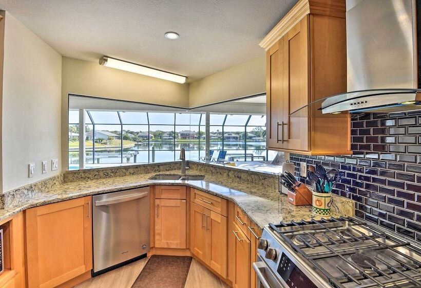 Palm Coast Home W/ Outdoor Oasis & Private Dock!