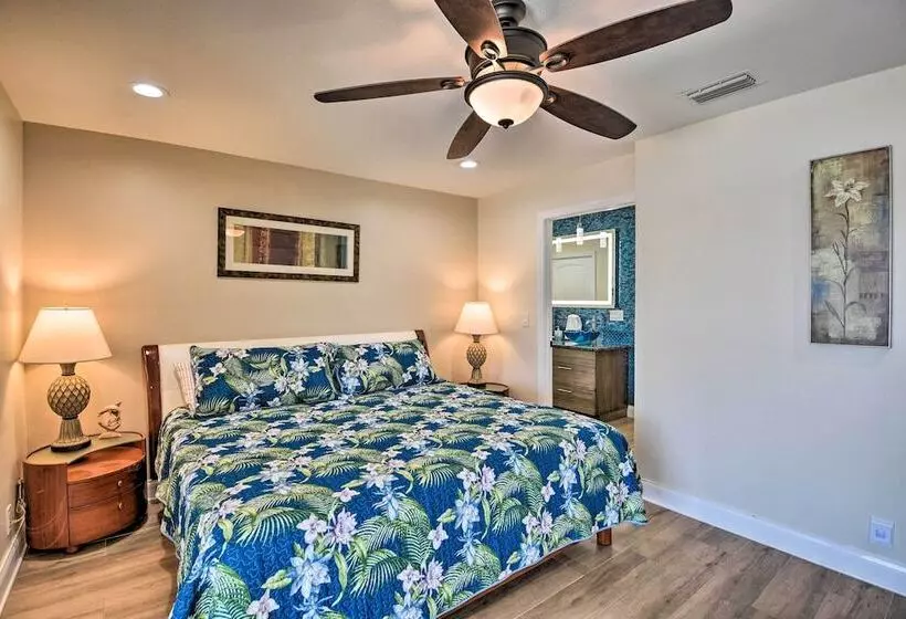 Palm Coast Home W/ Outdoor Oasis & Private Dock!